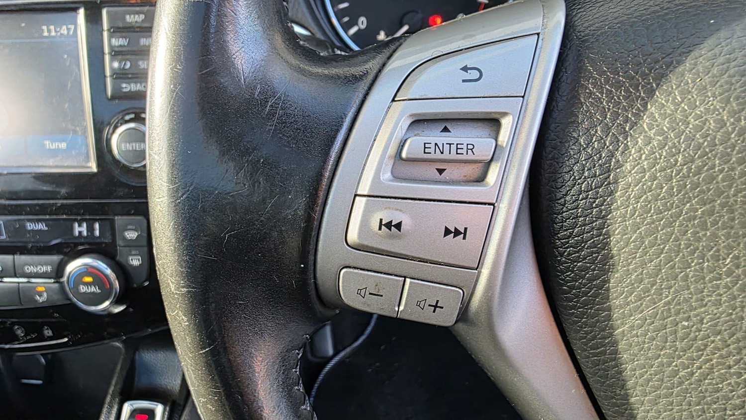 Used Nissan Qashqai 2017 for sale - 77054021: Photo 33