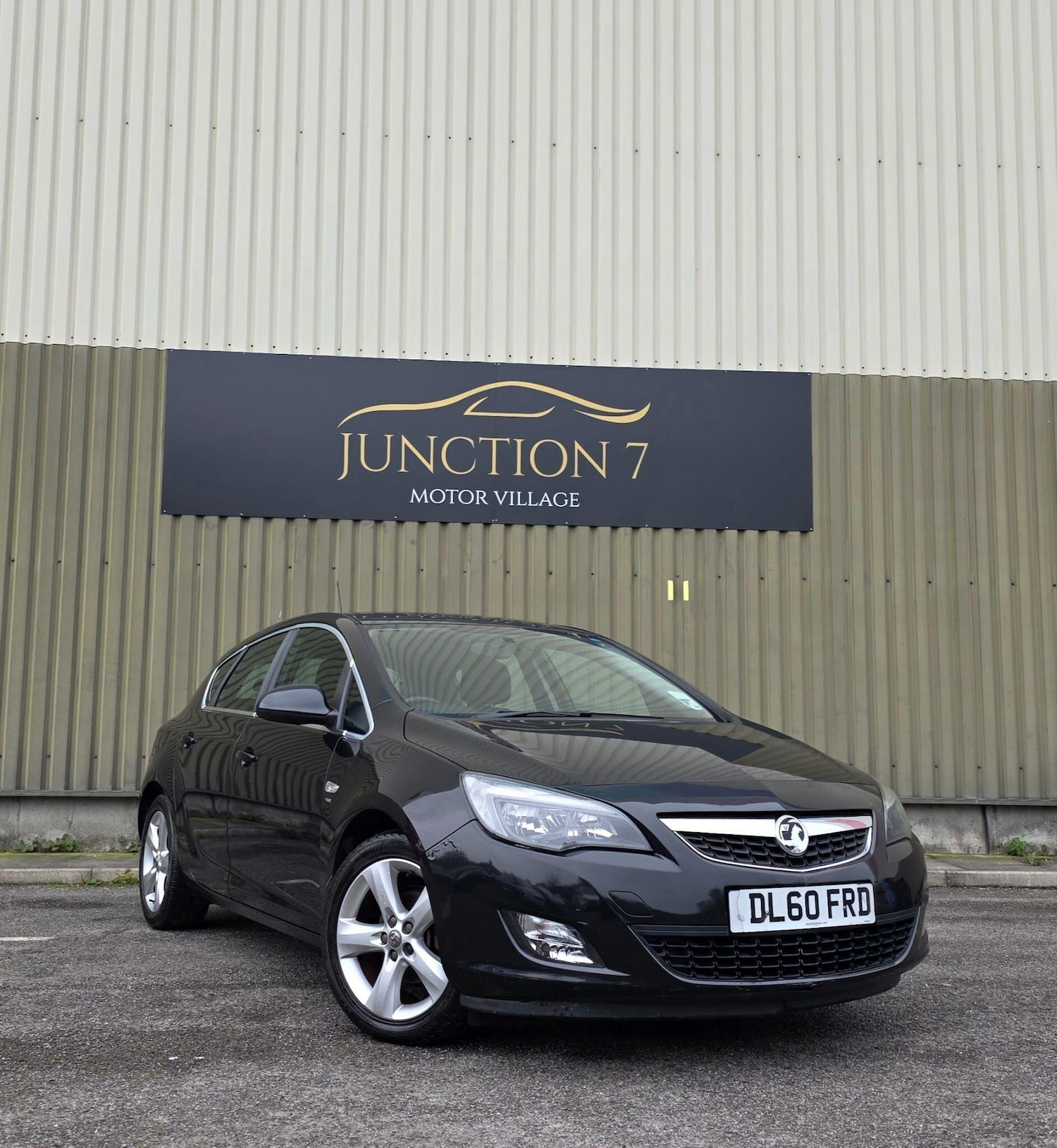 Used Vauxhall Astra 2011 for sale - 76425140: Photo 2