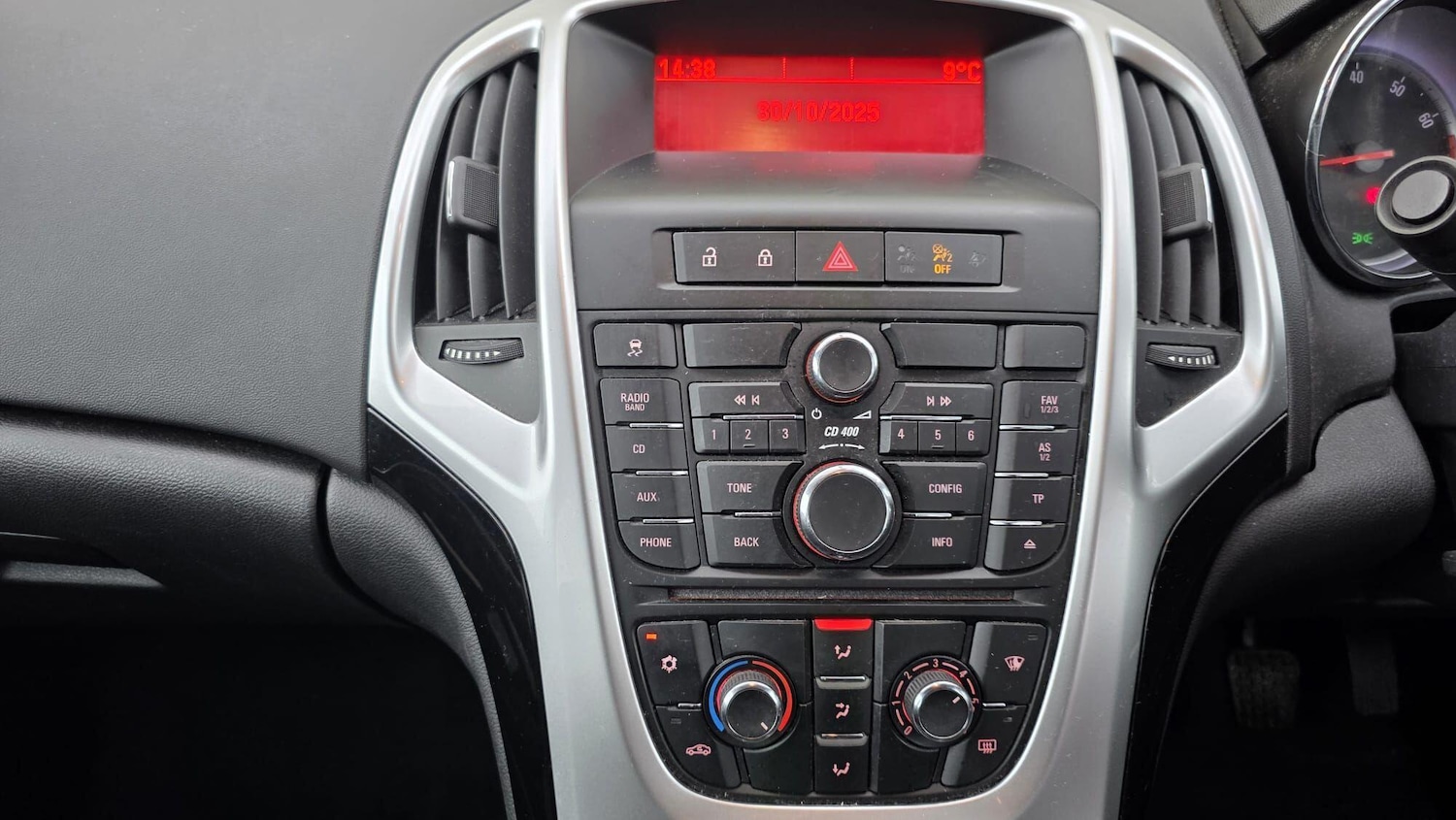 Used Vauxhall Astra 2011 for sale - 76425140: Photo 32