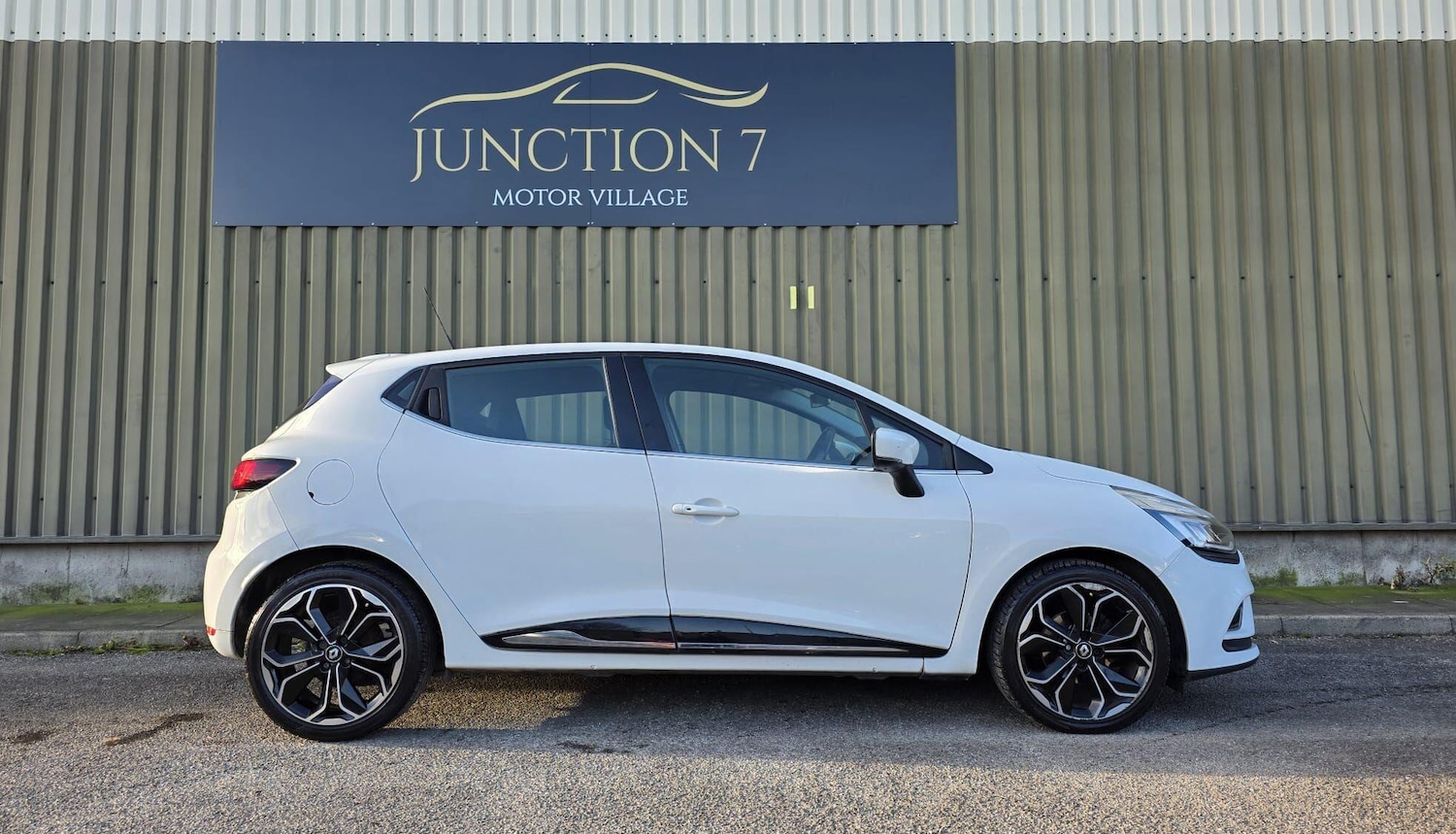 Used Renault Clio 2017 for sale - 77053971: Photo 10