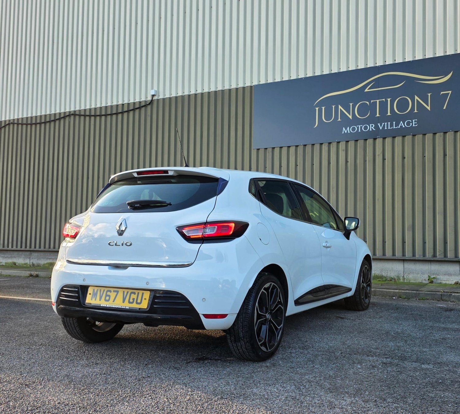 Used Renault Clio 2017 for sale - 77053971: Photo 12