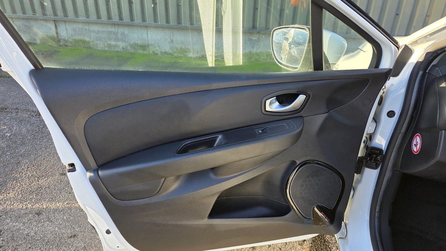 Used Renault Clio 2017 for sale - 77053971: Photo 23