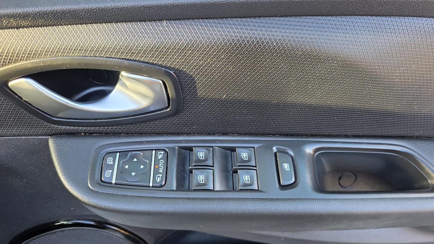 Used Renault Clio 2017 for sale - 77053971: Photo 29