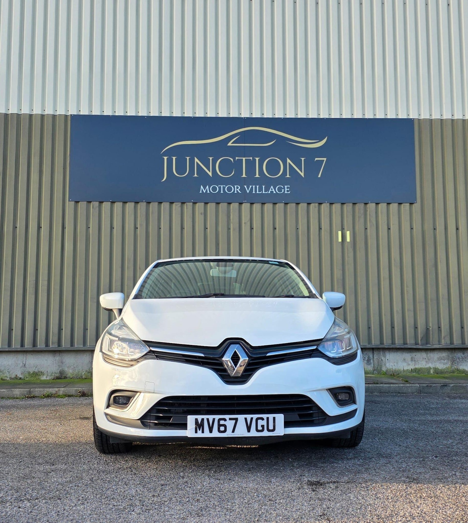 Used Renault Clio 2017 for sale - 77053971: Photo 4