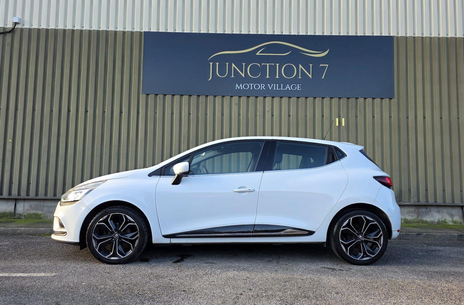 Used Renault Clio 2017 for sale - 77053971: Photo 7