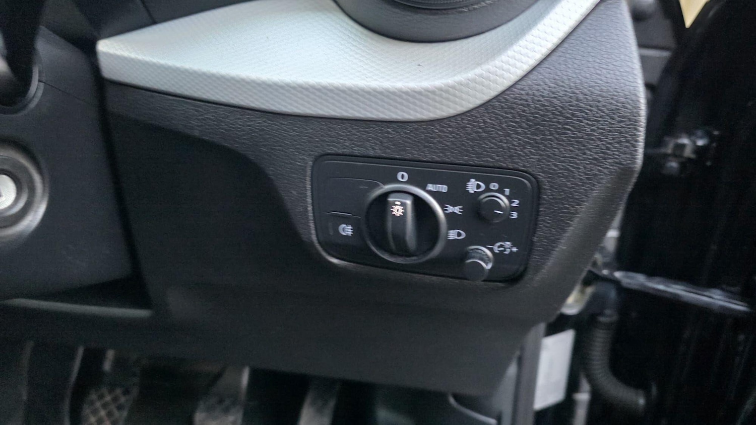 Used Audi Q2 2017 for sale - 76976425: Photo 28