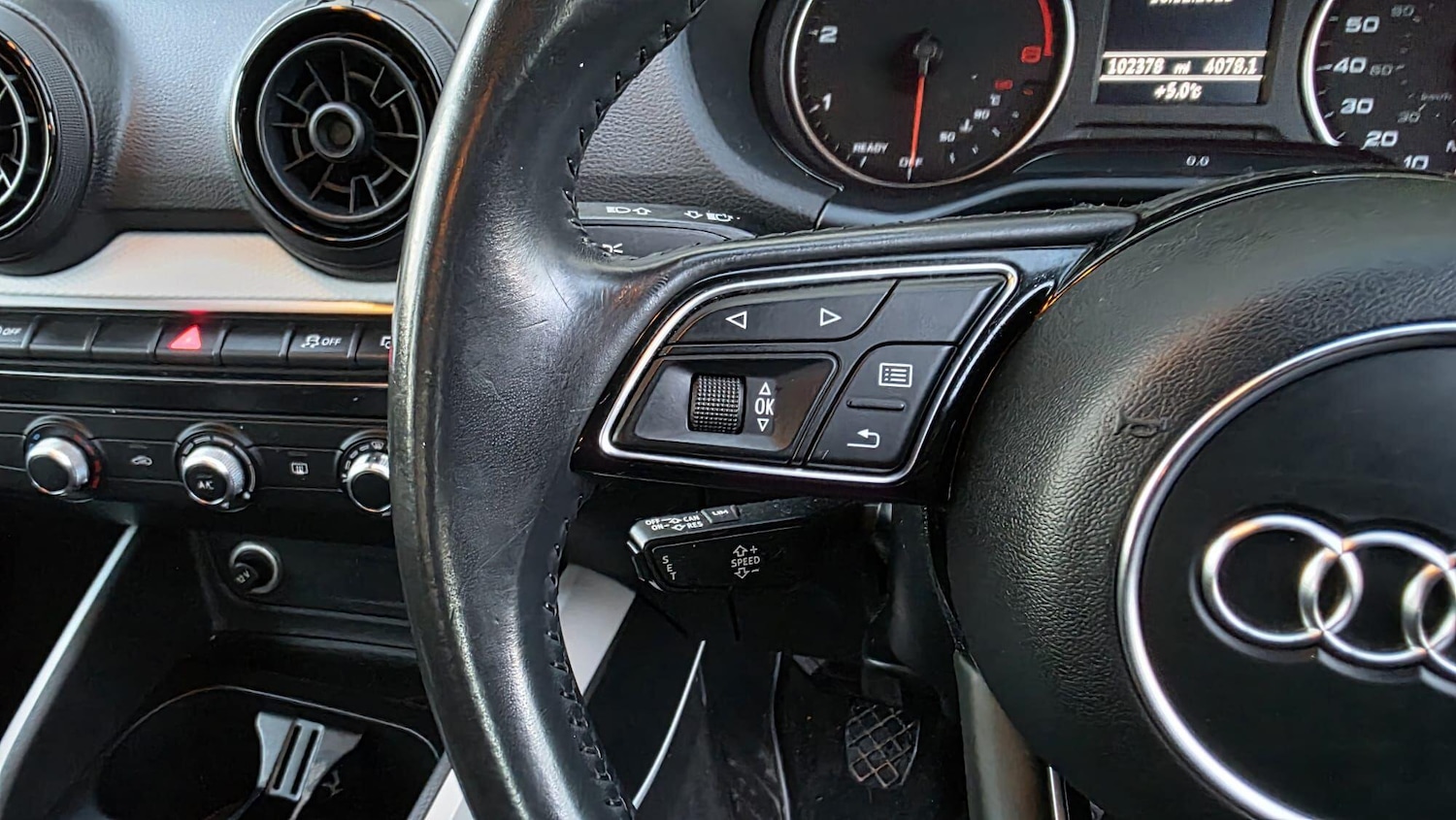 Used Audi Q2 2017 for sale - 76976425: Photo 30