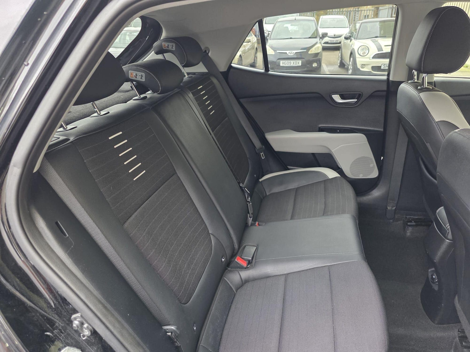 Used Kia Stonic 2019 for sale - 78100419: Photo 19