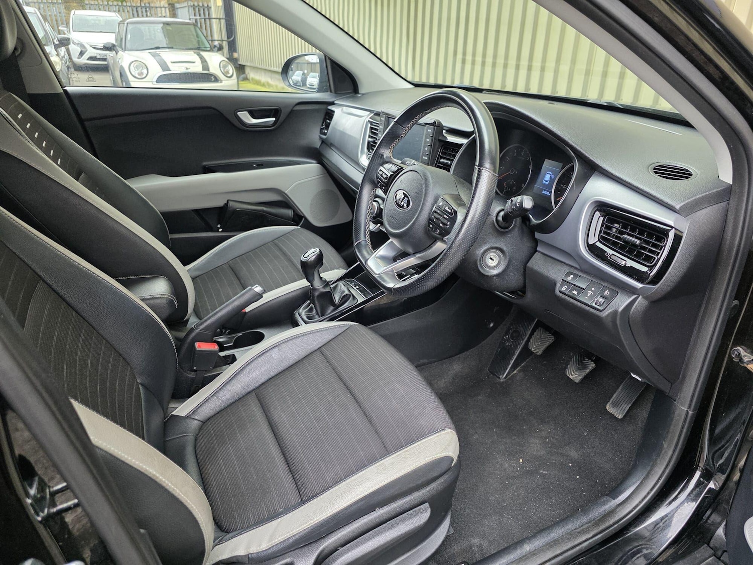 Used Kia Stonic 2019 for sale - 78100419: Photo 27