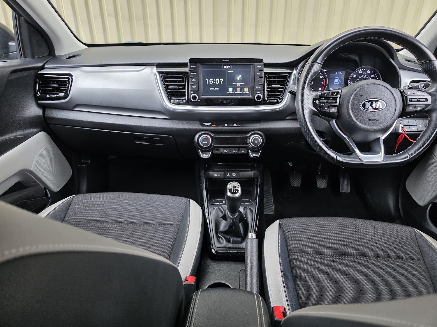 Used Kia Stonic 2019 for sale - 78100419: Photo 29