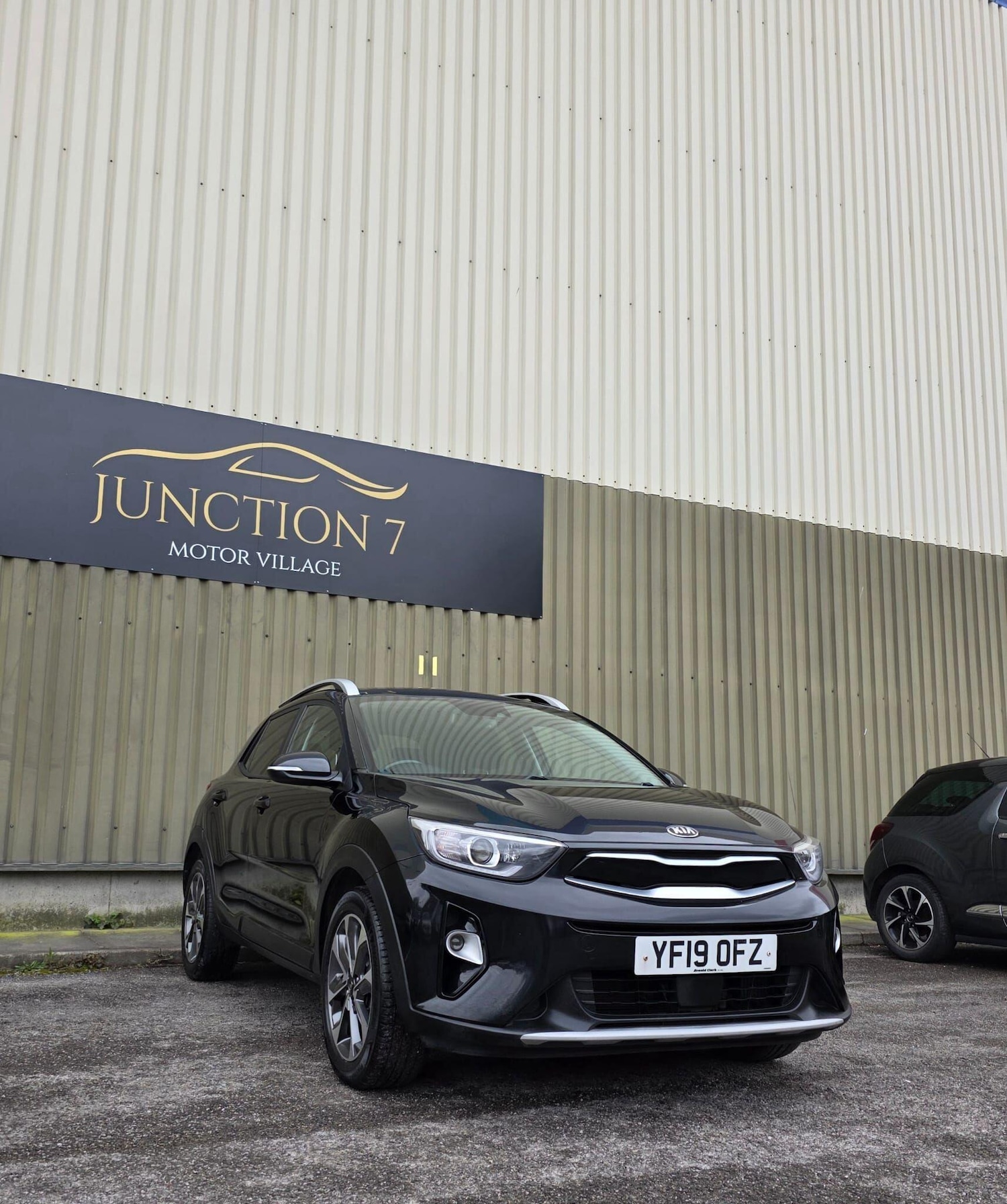 Used Kia Stonic 2019 for sale - 78100419: Photo 3