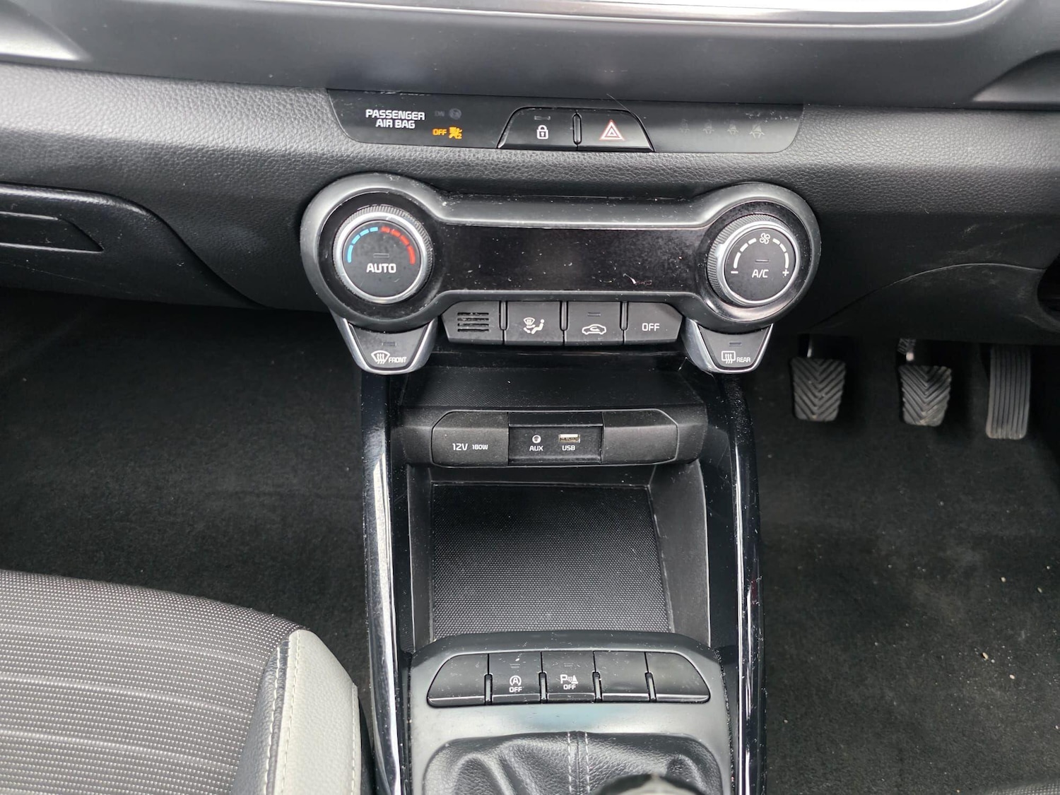 Used Kia Stonic 2019 for sale - 78100419: Photo 32