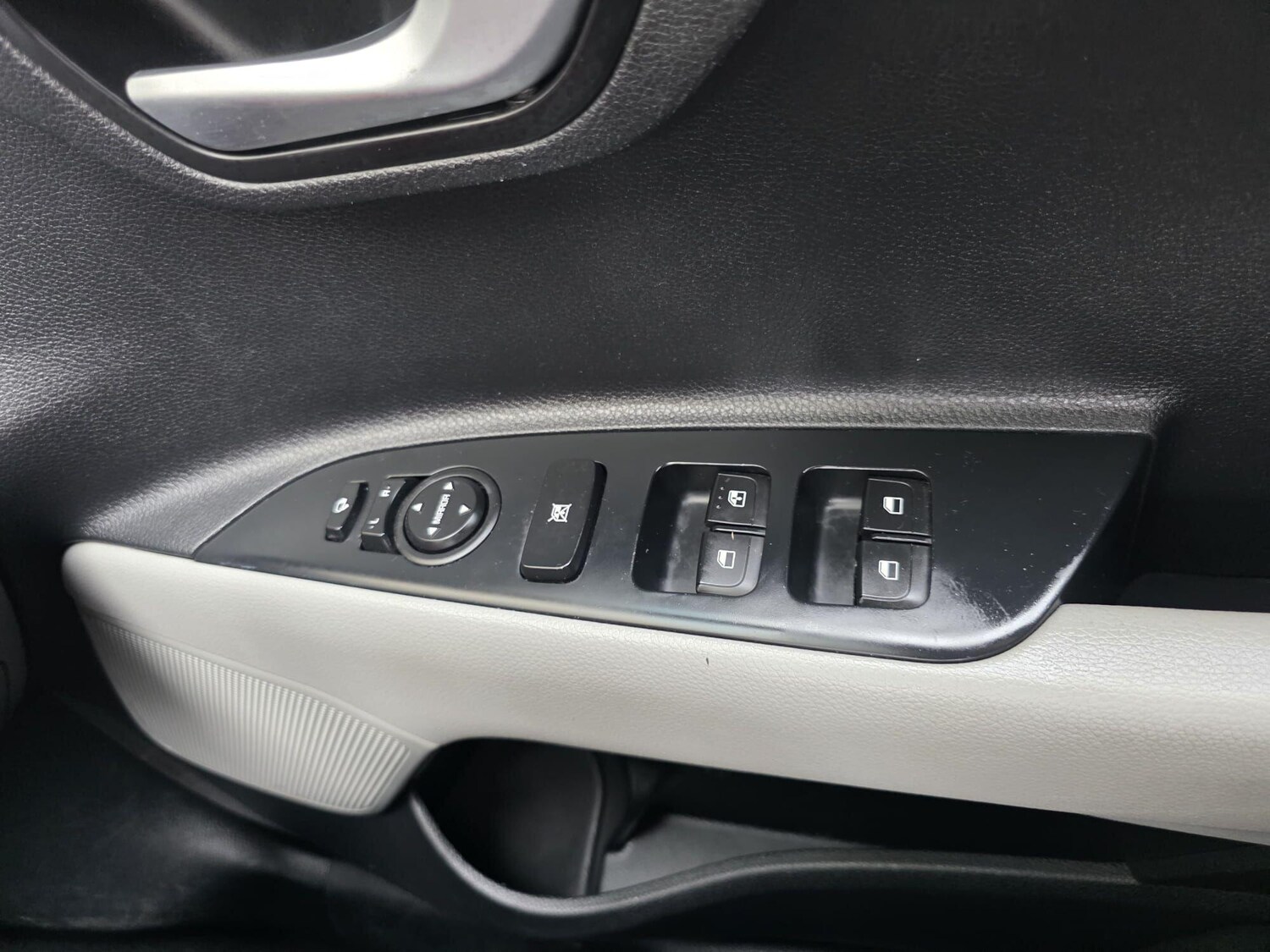 Used Kia Stonic 2019 for sale - 78100419: Photo 35