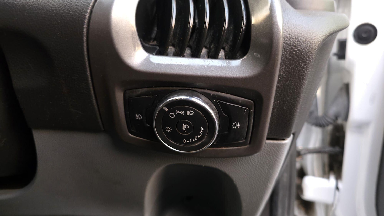 Used Ford Transit Custom 2013 for sale - 77229573: Photo 23