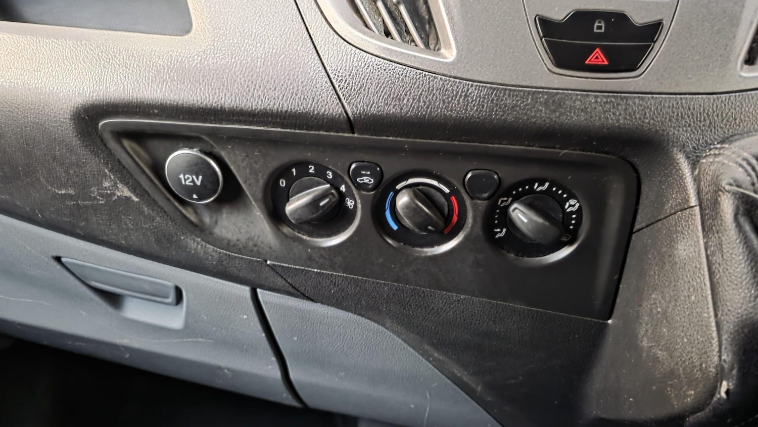 Used Ford Transit Custom 2013 for sale - 77229573: Photo 28