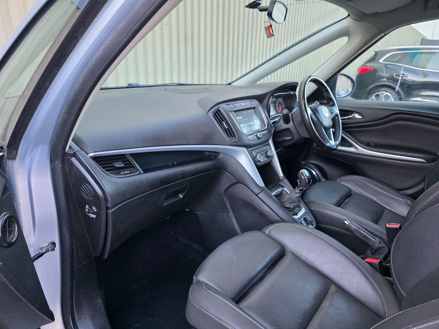 Used Vauxhall Zafira 2017 for sale - 78072109: Photo 24