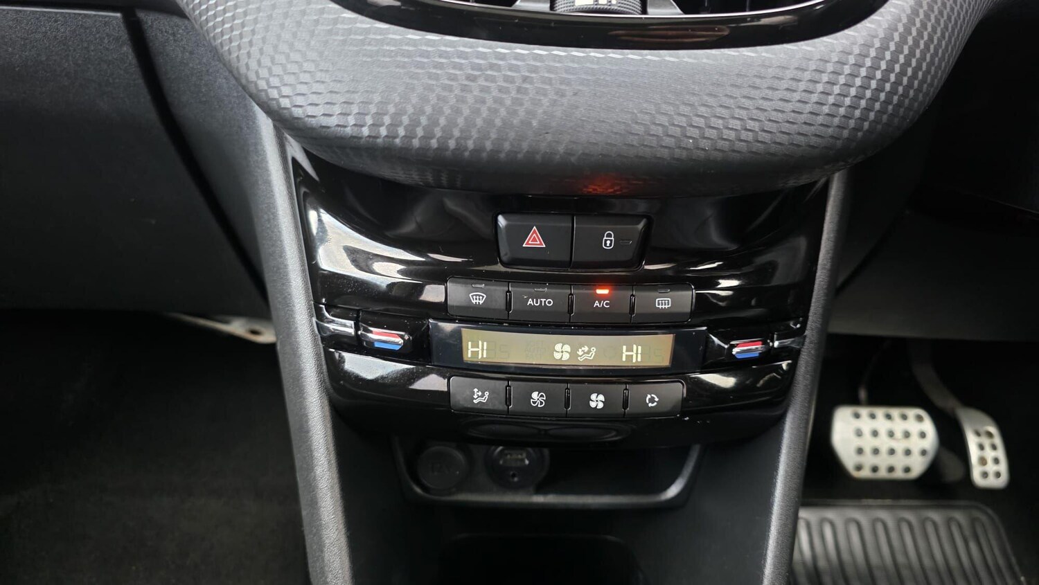 Used Peugeot 2008 2018 for sale - 77586630: Photo 33