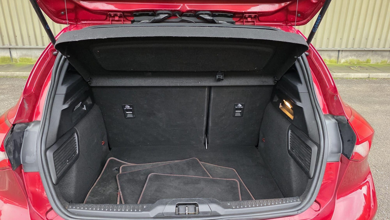 Used Ford Focus 2018 for sale - 77305901: Photo 17