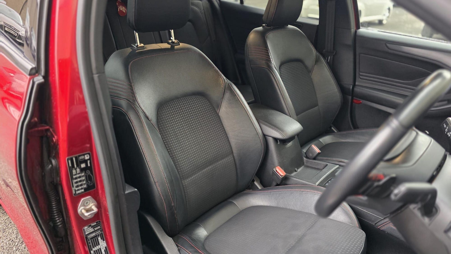 Used Ford Focus 2018 for sale - 77305901: Photo 31