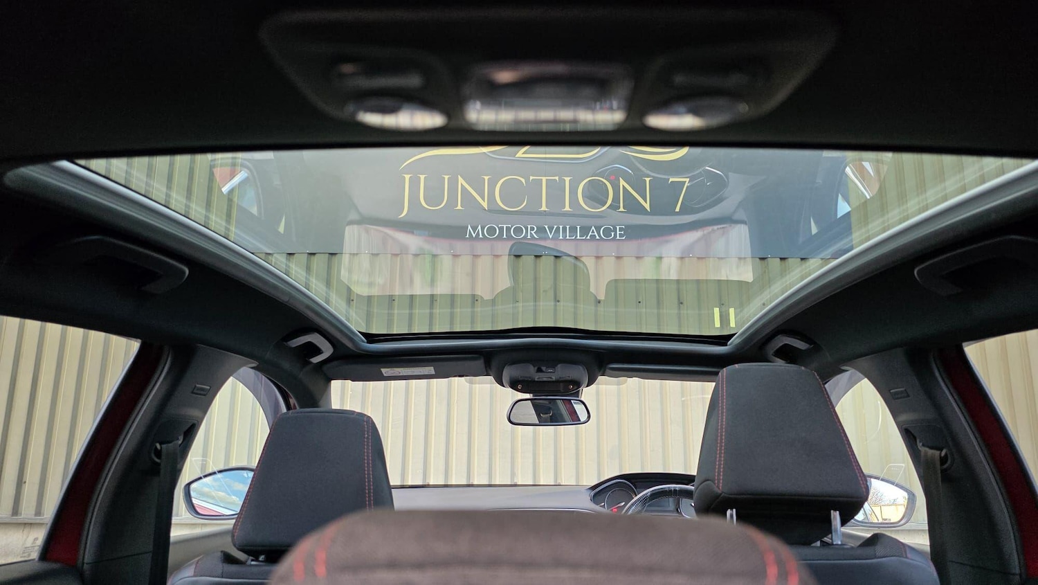 Used Peugeot 308 2017 for sale - 76380775: Photo 16