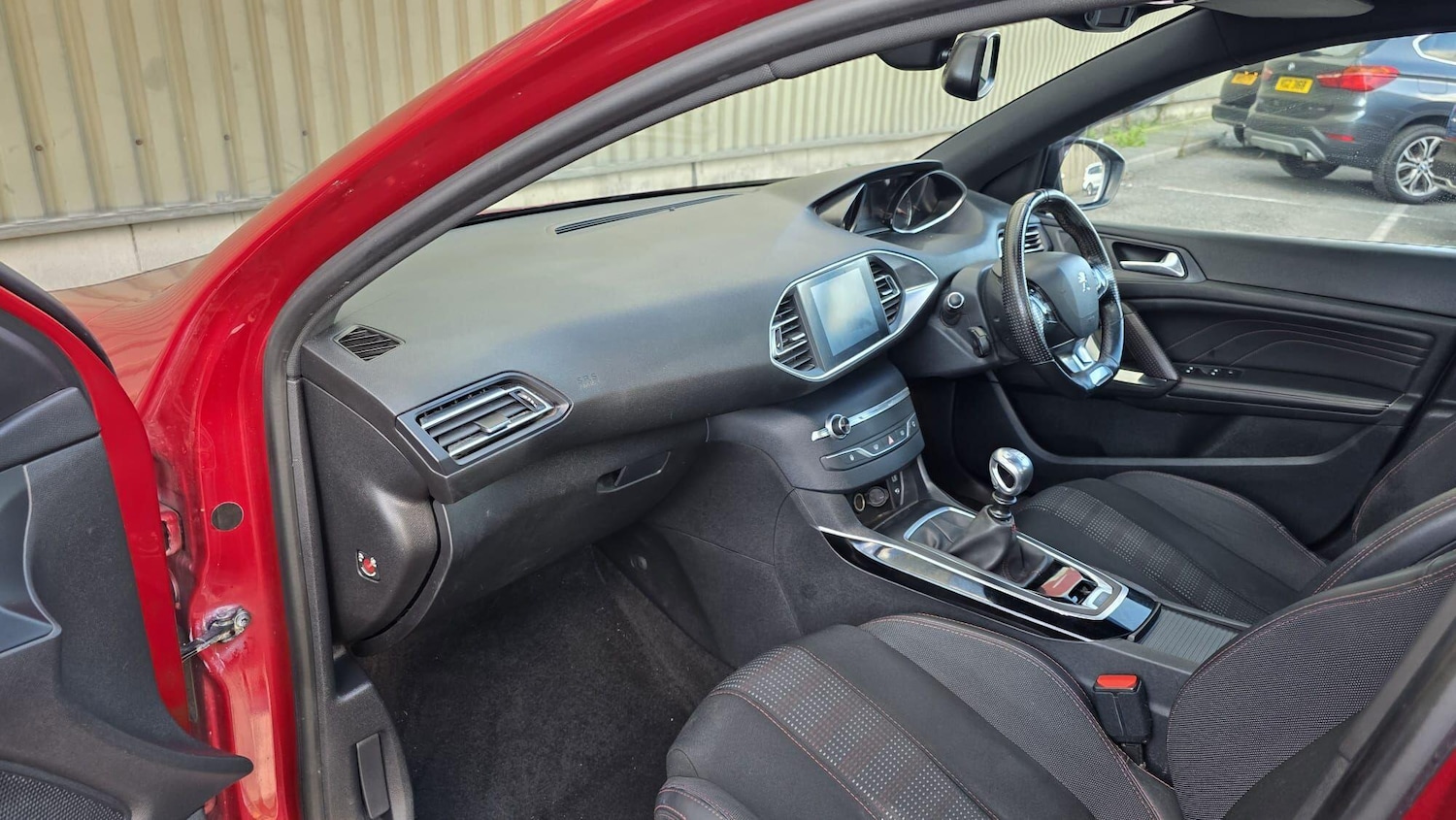 Used Peugeot 308 2017 for sale - 76380775: Photo 25