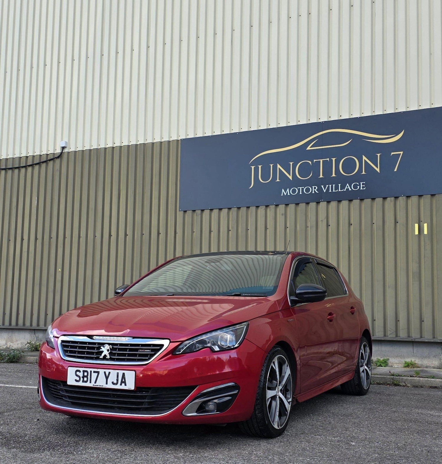 Used Peugeot 308 2017 for sale - 76380775: Photo 3