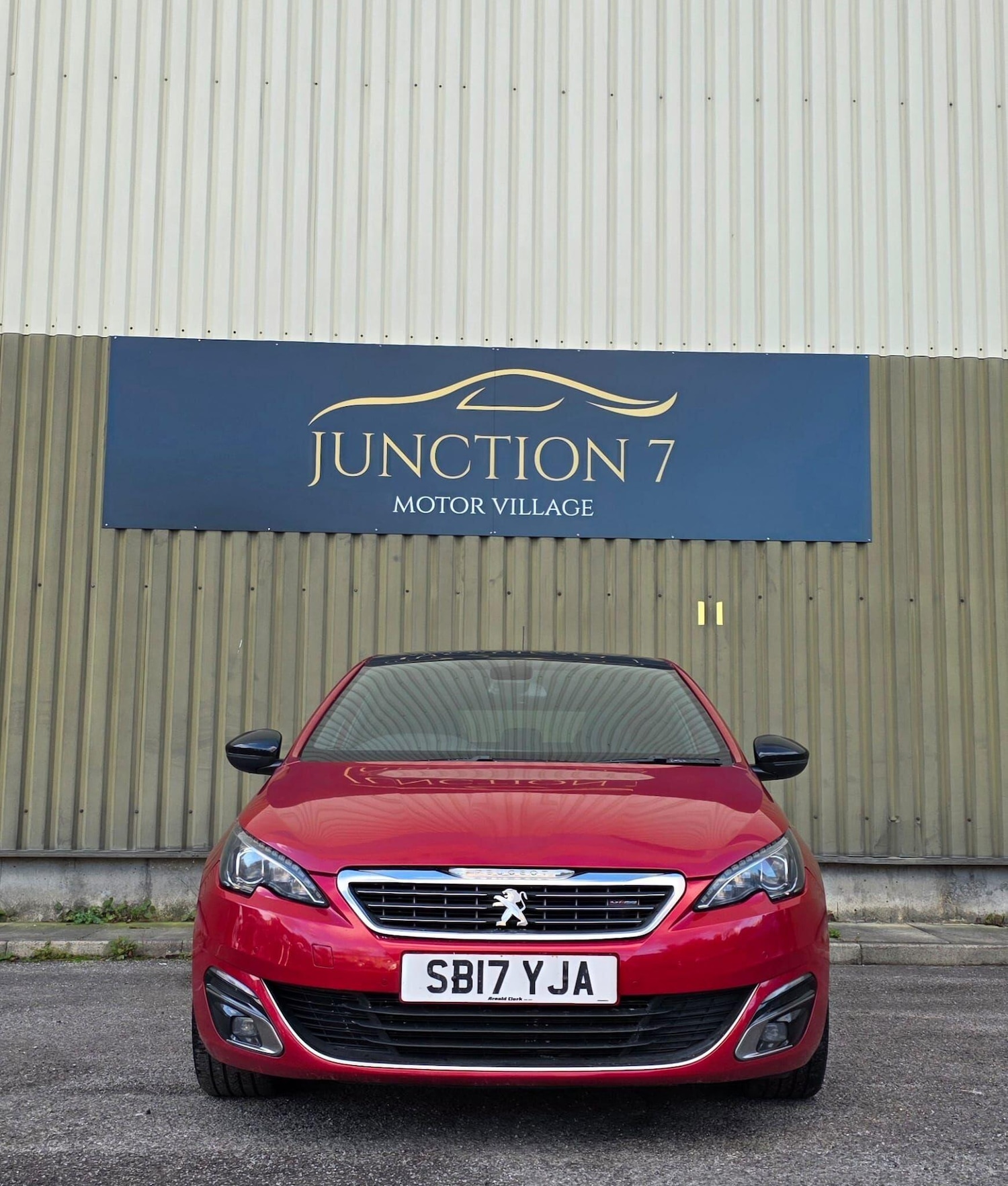 Used Peugeot 308 2017 for sale - 76380775: Photo 4