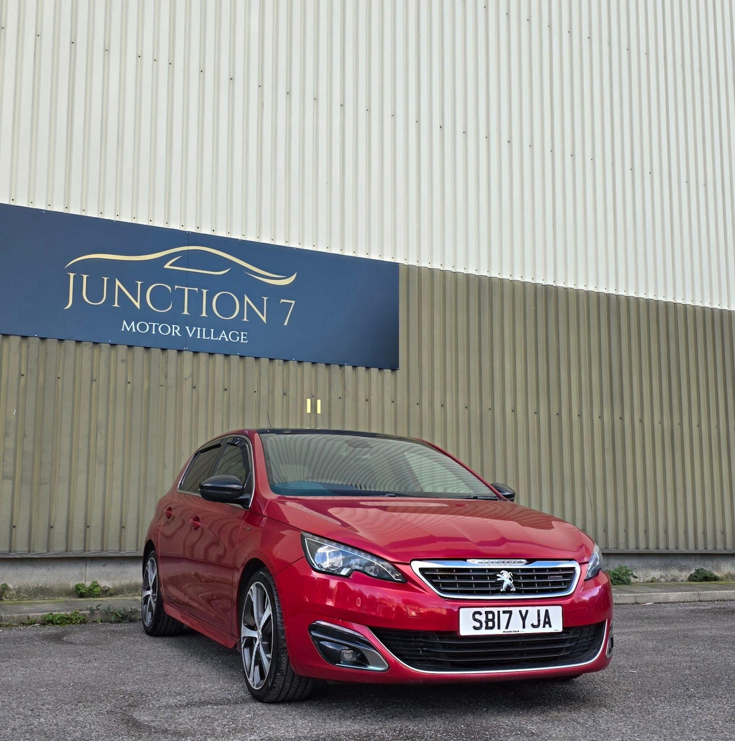 Used Peugeot 308 2017 for sale - 76380775: Photo 5