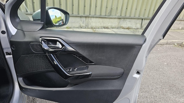 Used Peugeot 208 2013 for sale - 75687806: Photo 16