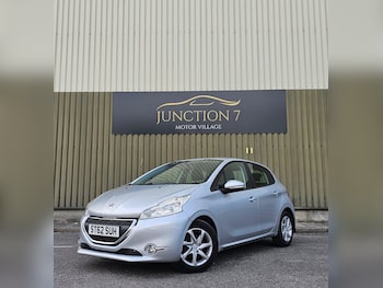 Peugeot - 208