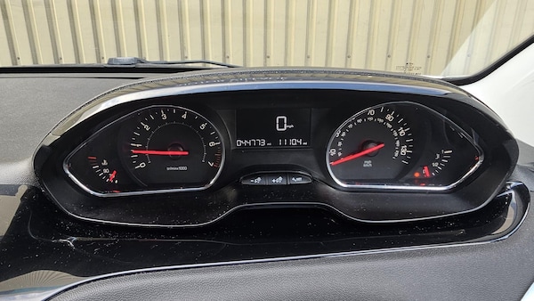 Used Peugeot 208 2013 for sale - 75687806: Photo 24