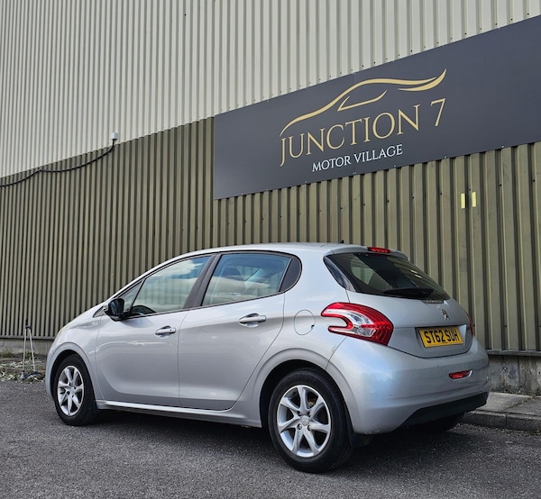 Used Peugeot 208 2013 for sale - 75687806: Photo 8