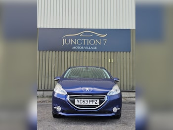 Used Peugeot 208 2013 for sale - 75552950: Photo