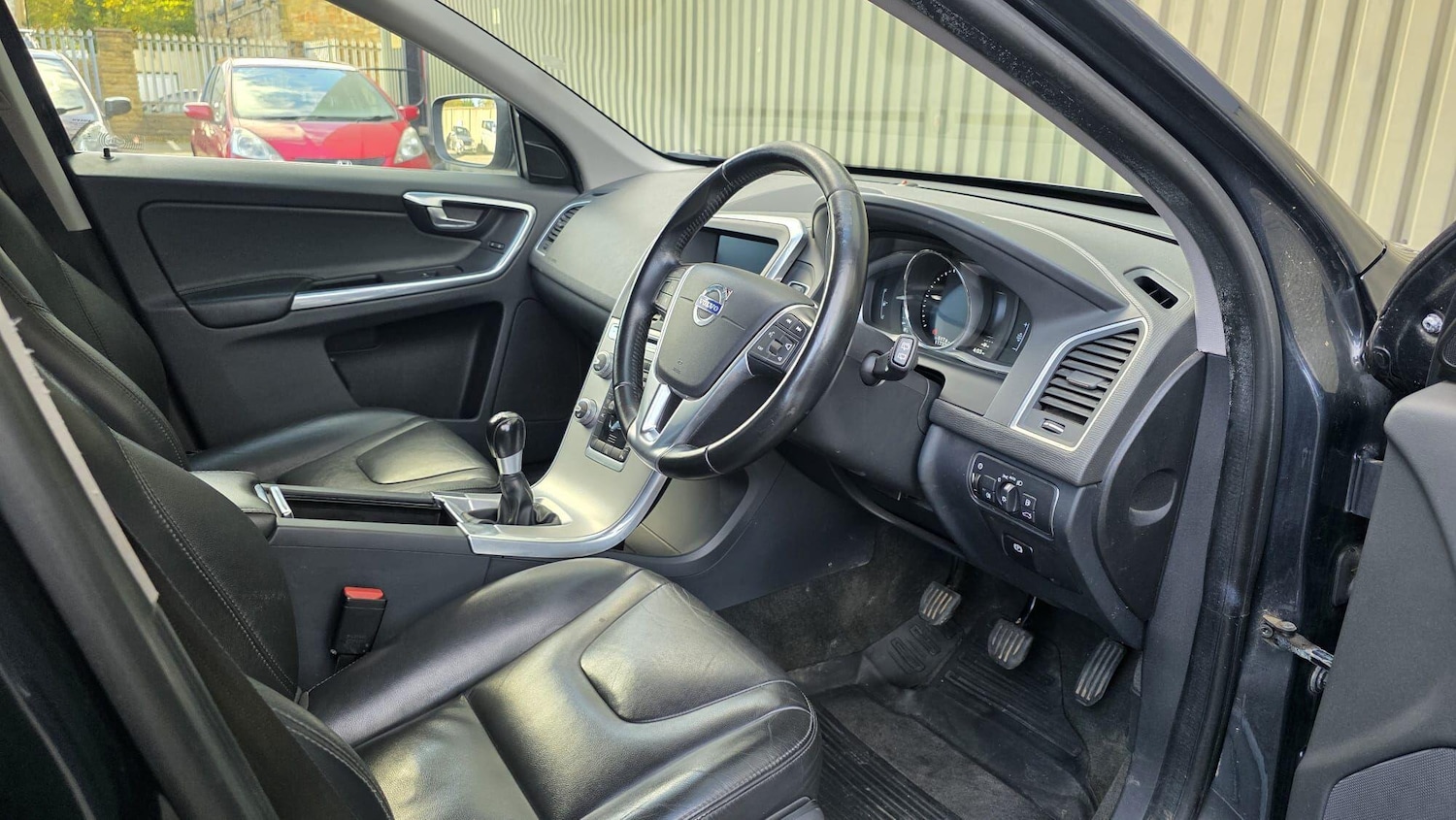 Used Volvo XC60 2016 for sale - 76380520: Photo 29