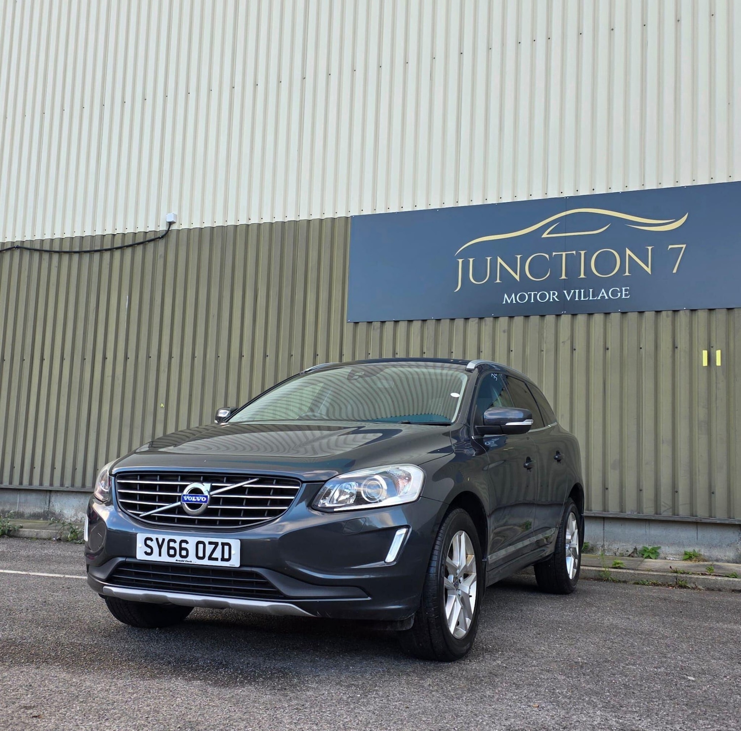 Used Volvo XC60 2016 for sale - 76380520: Photo 3