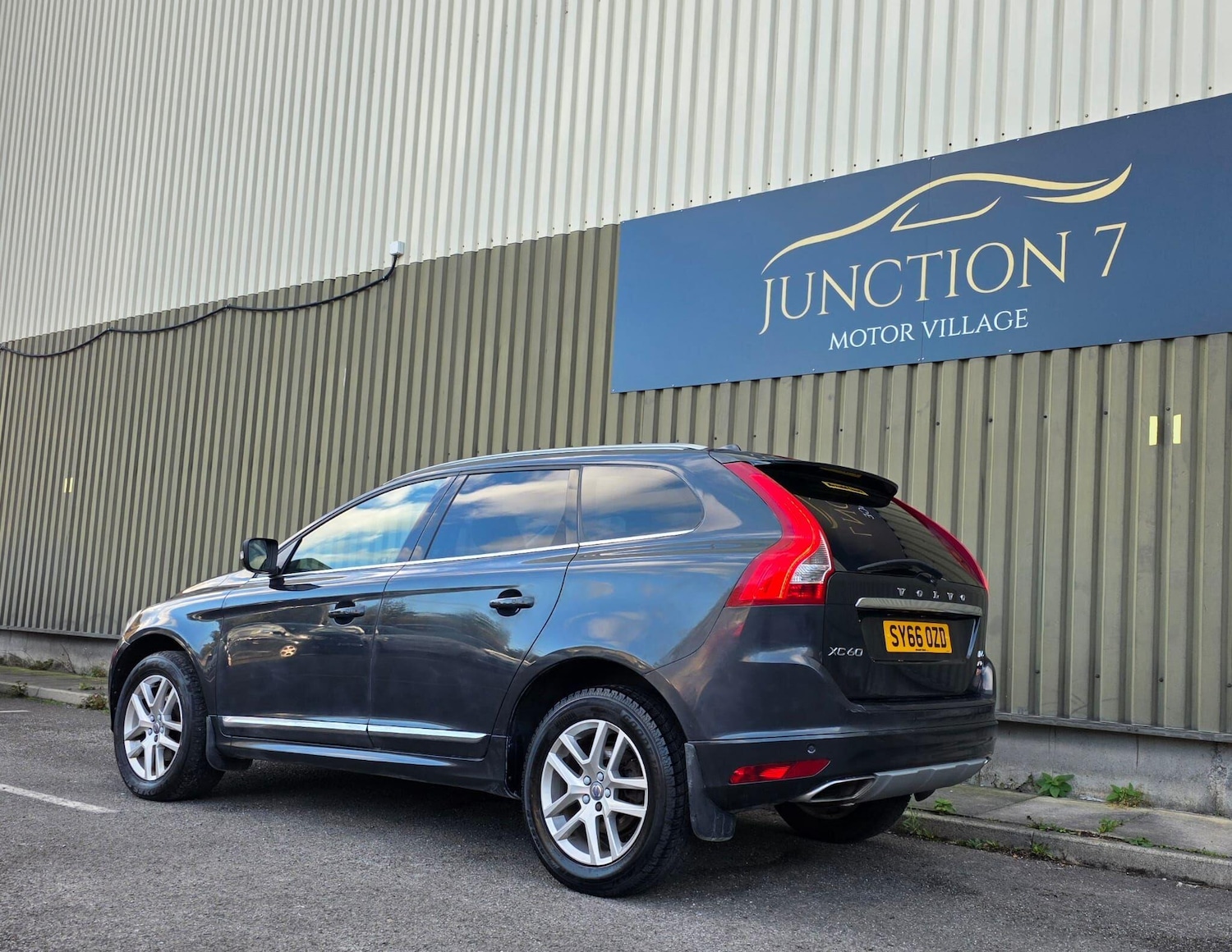 Used Volvo XC60 2016 for sale - 76380520: Photo 6