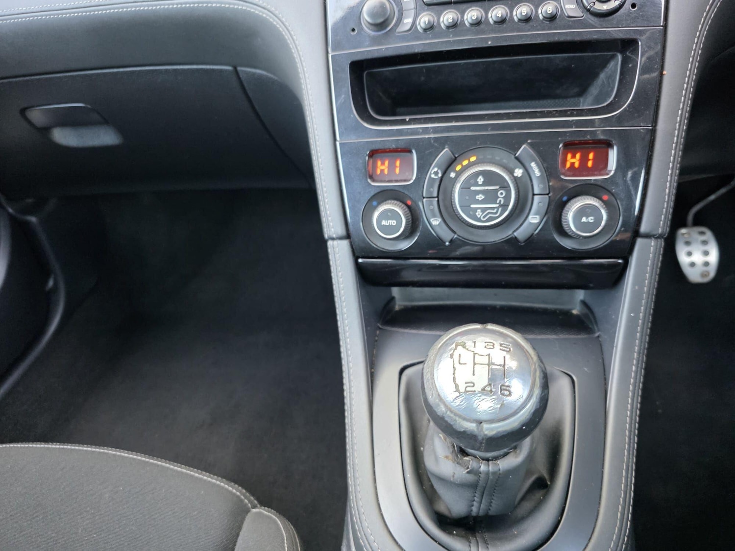 Used Peugeot RCZ 2011 for sale - 77646301: Photo 24