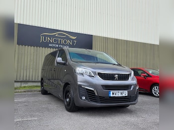 Used Peugeot Traveller 2017 for sale - 77073995: Photo