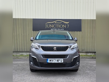 Used Peugeot Traveller 2017 for sale - 77073995: Photo