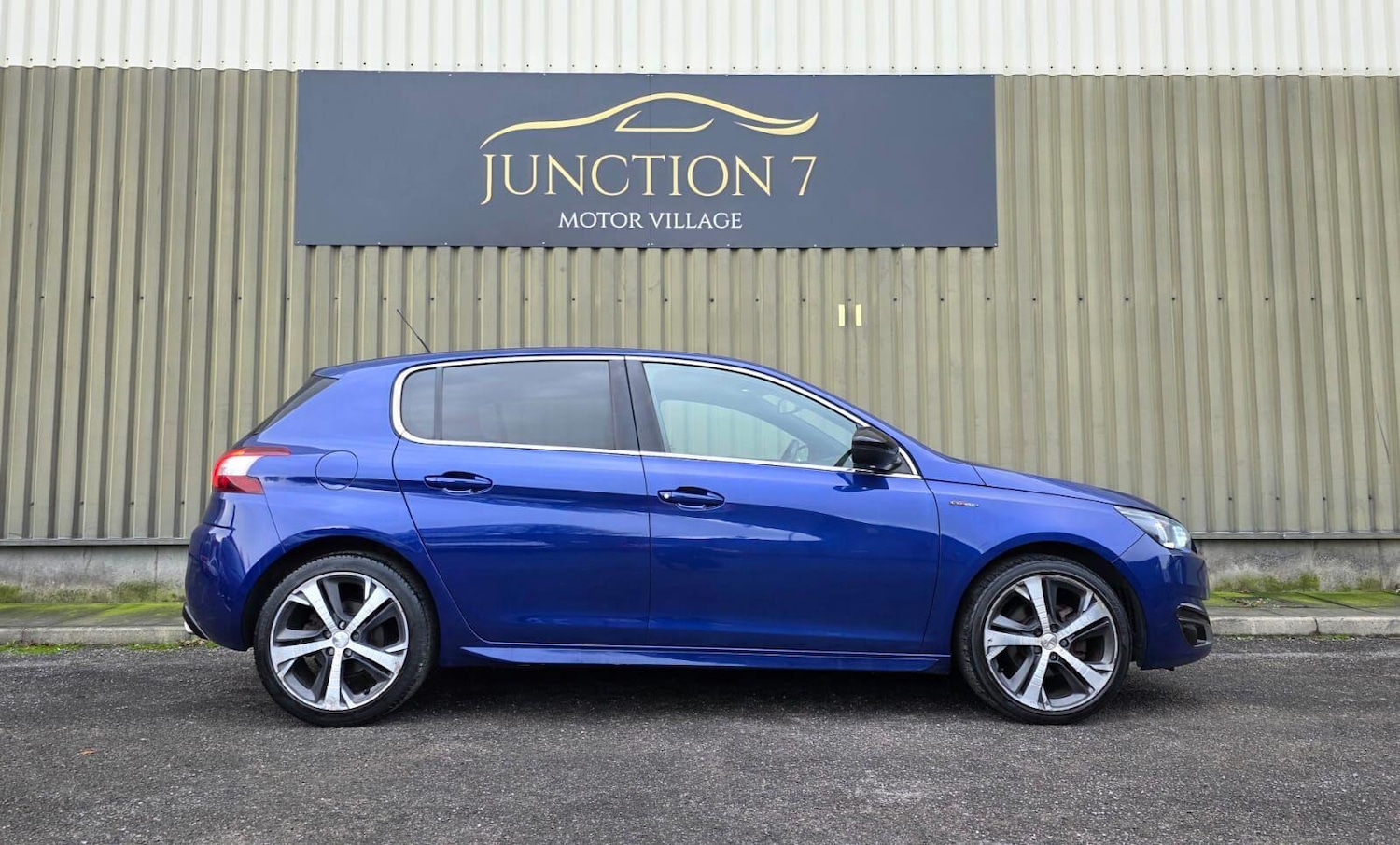 Used Peugeot 308 2016 for sale - 77029018: Photo 10