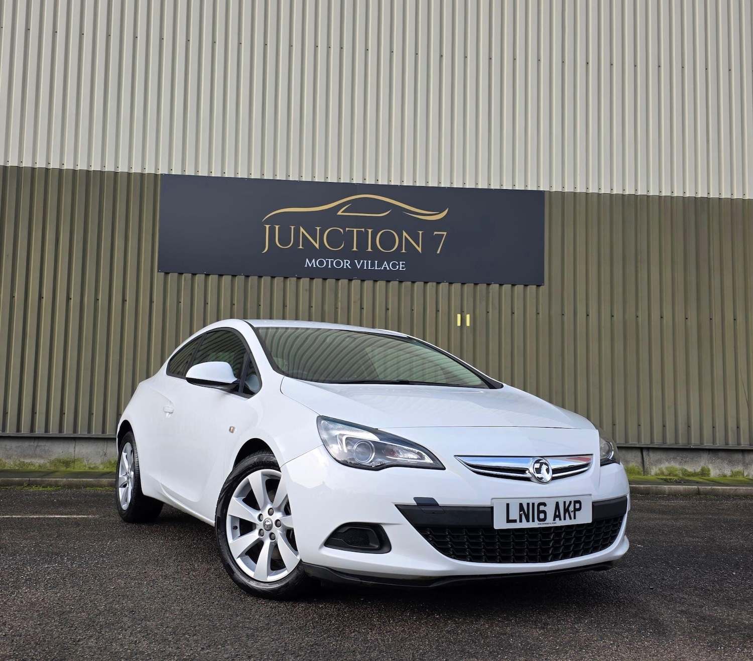 Used Vauxhall Astra GTC for sale - 77633413: Photo 2