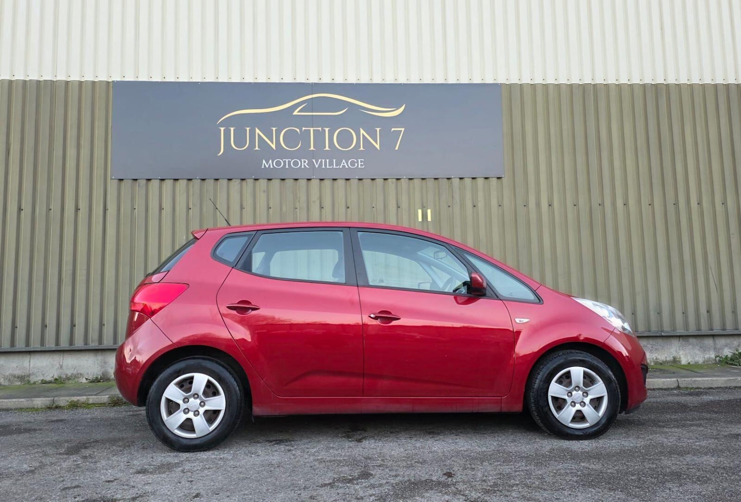 Used Kia Venga 2013 for sale - 76632749: Photo 10