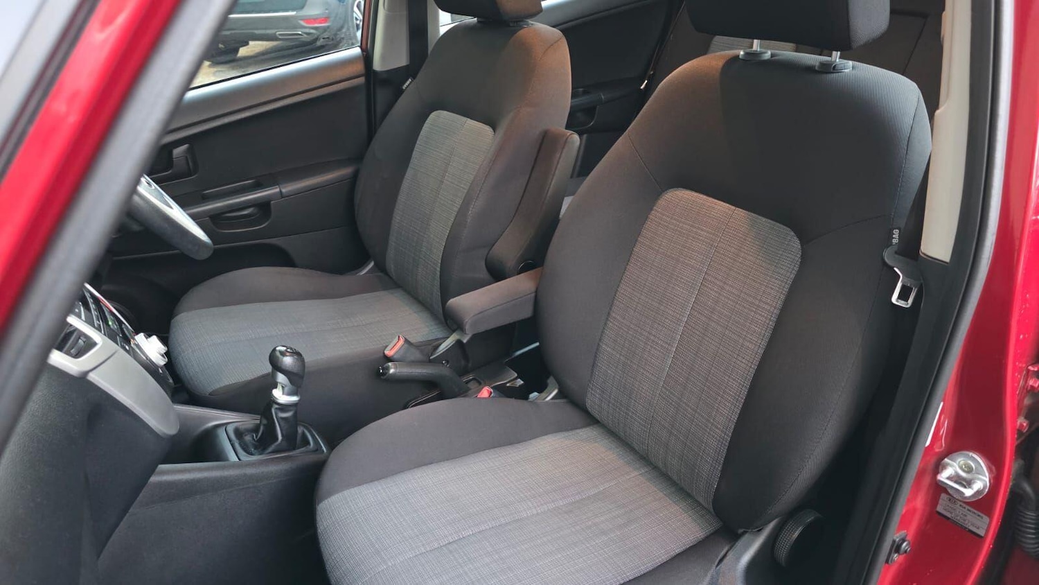 Used Kia Venga 2013 for sale - 76632749: Photo 25