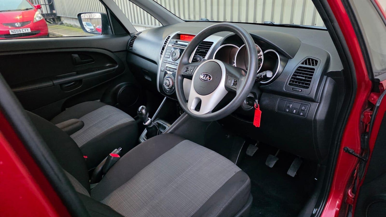 Used Kia Venga 2013 for sale - 76632749: Photo 27