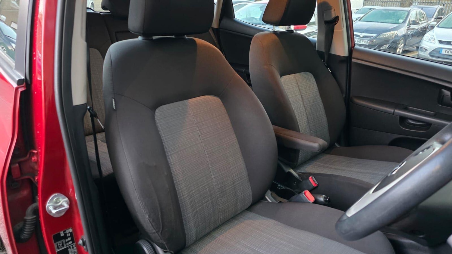 Used Kia Venga 2013 for sale - 76632749: Photo 28