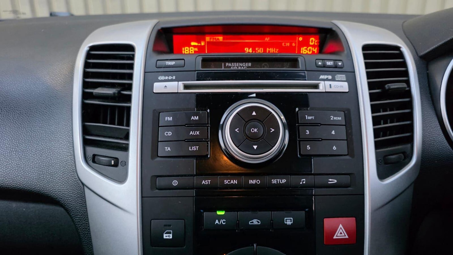 Used Kia Venga 2013 for sale - 76632749: Photo 33