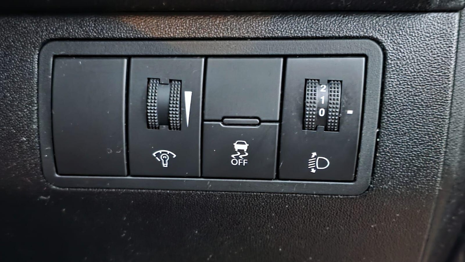 Used Kia Venga 2013 for sale - 76632749: Photo 35