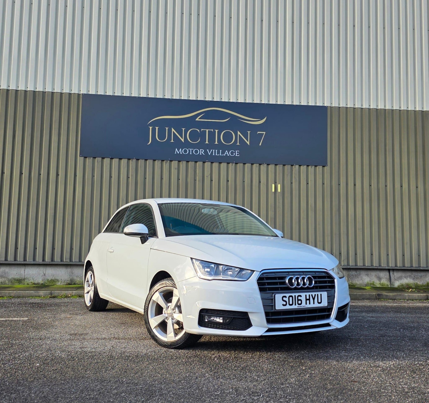 Used Audi A1 2016 for sale - 77016875: Photo 2