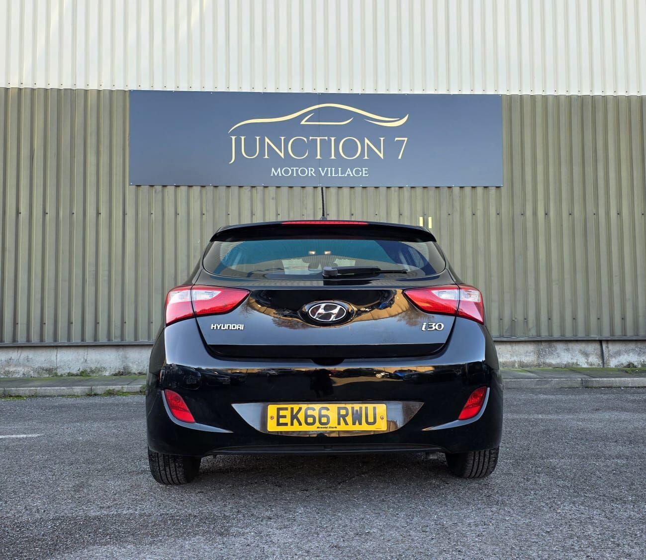 Used Hyundai i30 2016 for sale - 76645747: Photo 14