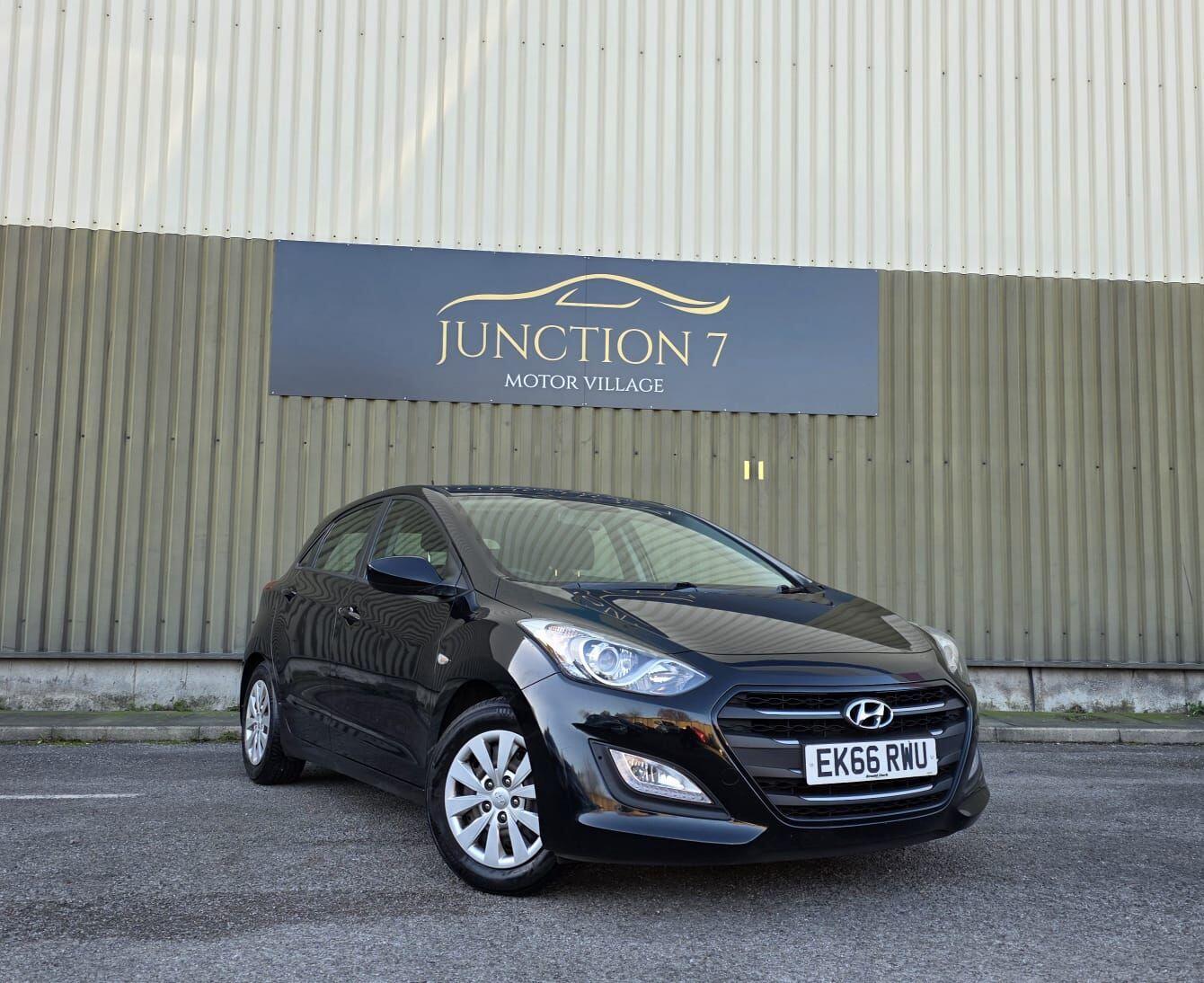 Used Hyundai i30 2016 for sale - 76645747: Photo 2